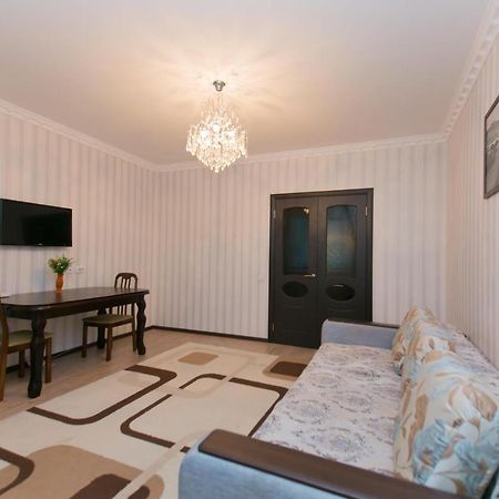 Cozy Apartment On Sarayshyq Street 5E Astana Exteriér fotografie